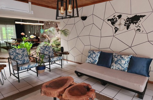 Nelspruit Maison | Family Home With Indoor Water Feature
