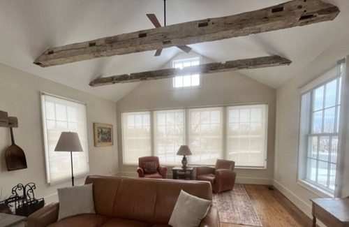 Pine Plains Maison | Family Home with pond, beautiful views and stunning sunsets
