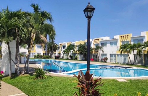 Diamante Maison | Family house, close to the beach, stores and the airport.