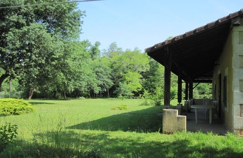 Sabres Maison | Maison de famille en pleine forêt