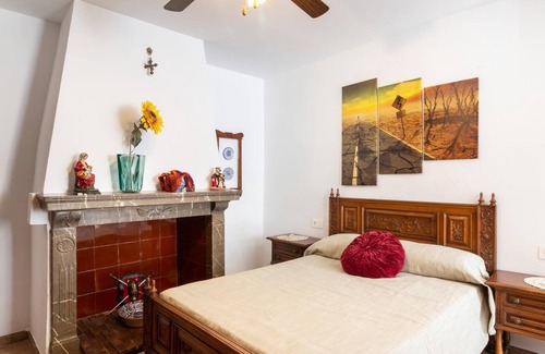 Durcal Villa | Maison familiale avec 4 chambres, piscine privée et espace barbecue.