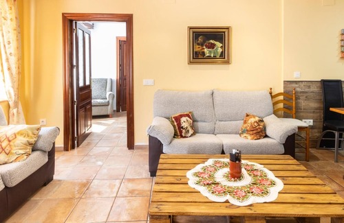 Durcal Villa | Maison familiale avec 4 chambres, piscine privée et espace barbecue.