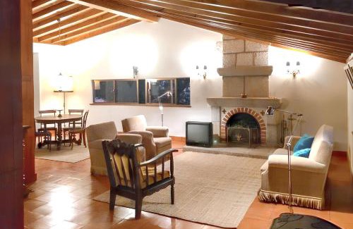 Fatauncos Maison | Family House with Mountain View in Vouzela