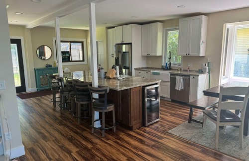 Forest Lake Maison | Family Lake Oasis: Enough space for the entire family!