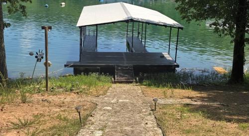Speedwell Maison | Family Lakefront Getaway on Norris Lake