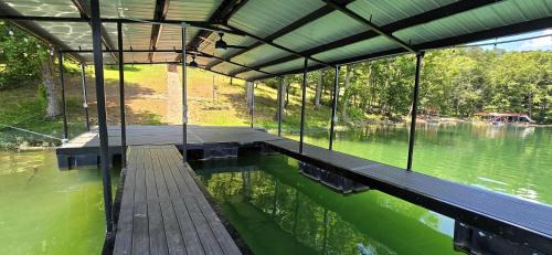 Speedwell Maison | Family Lakefront Getaway on Norris Lake