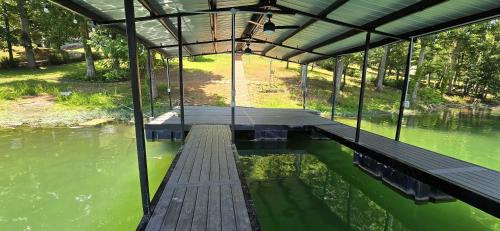 Speedwell Maison | Family Lakefront Getaway on Norris Lake