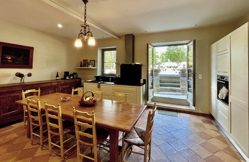 Cesseras Maison | Family mansion with large swimming pool and air-conditionned bedrooms