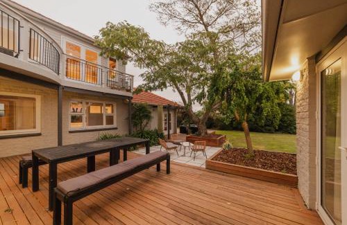 Avonhead Maison | Family Oasis - Deck Garden & Space