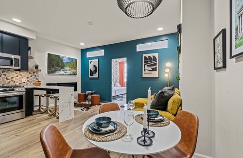 Old City Copropriété | Family Oasis with 3BR, Games, BBQ & Fast WiFi
