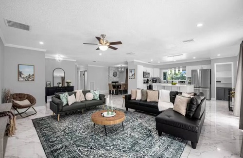 Bearss Plaza Maison | Family Paradise! 5BR, Pool, BBQ, MIL Suite