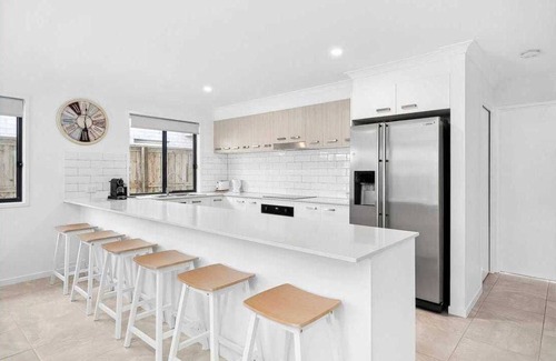 Palmview Maison | Family-Perfect Home: Relax, Swim, Explore, Repeat!