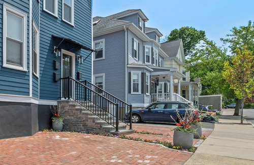 Salem Copropriété | Family Perfection: 3BR, BBQ, Parking, Fast WiFi