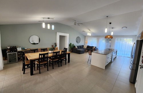 Worrigee Maison | Family & Pet-Friendly, Large Home Surrounded by Ocean, Wine & Country