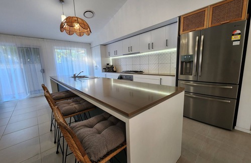 Worrigee Maison | Family & Pet-Friendly, Large Home Surrounded by Ocean, Wine & Country
