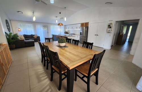 Worrigee Maison | Family & Pet-Friendly, Large Home Surrounded by Ocean, Wine & Country