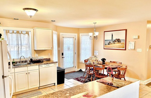 Ransom Maison | Family & pet-friendly, peaceful rural escape with a heated pool. Hiking nearby.