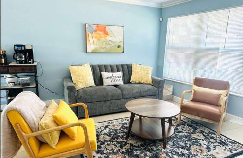Pompano Beach Maison | Family-Ready 3 BDR Oasis Near Pompano Beach