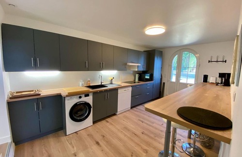 Rauville-la-Bigot Cottage | Maison Charmante 6 Pers, 3 Ch, Jardin Privé, 9 km Plages, Animaux OK, Confort Moderne