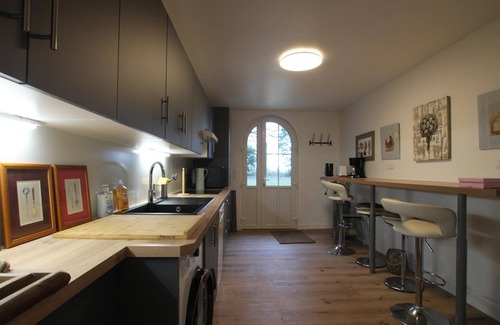 Rauville-la-Bigot Cottage | Maison Charmante 6 Pers, 3 Ch, Jardin Privé, 9 km Plages, Animaux OK, Confort Moderne