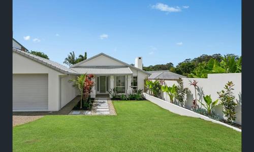 Burleigh Waters Maison | Family retreat in Burleigh