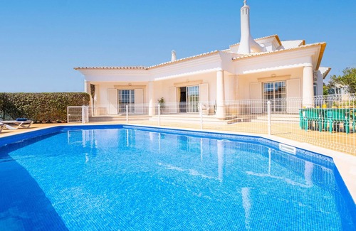 Cerro do Ouro Villa | WONDERFUL VILLA W/ PRIVATE HEATABLE SALTWATER POOL, FREE WIFI AND A/C