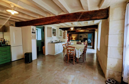 Clere-du-Bois Cottage | Séjour paisible au cœur du Berry : maison familiale moderne, cheminée, jardin, et SPA à Cléré-du-Bois.
