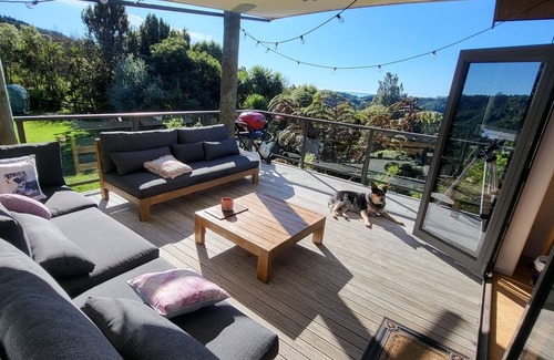 Waitao Maison | Family Retreat with Stunning Ocean Views, Surrounded by Native Bush & Bird Song