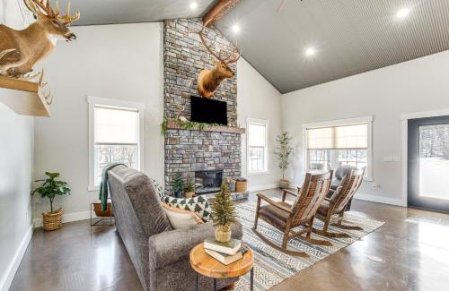 Somerdale Maison | Family Retreat with Fire Pit and Yard in Mineral City