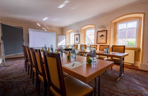 Neckarzimmern Maison | Family room Tower room with view of the castle courtyard - Hotel-Restaurant Burg Hornberg