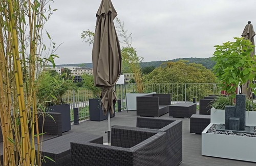 Oststadt/Stadtfeld Appartement | Family room with private bathroom / 1 double bed (electrically adjustable beds) + 1 pull-out single bed