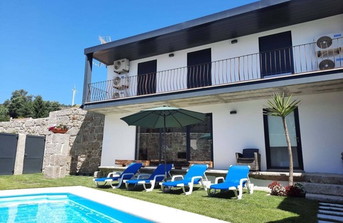 Viseu Cottage | Family-run rural tourism house with swimming pool, Wi-Fi and air conditioning