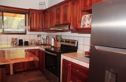 Puerto Viejo de Talamanca Maison | Family-Sized - 5 Minute Walking Distance - Puerto Viejo Downtown