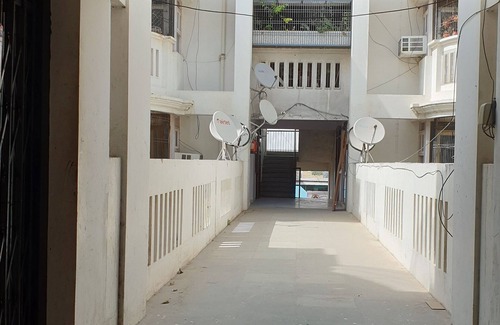 Varanasi Appartement | Family Stay in Hygenic Flat with Privacy