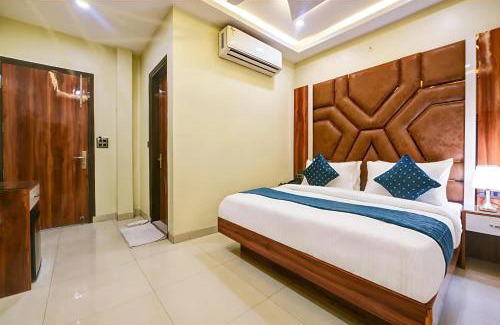 Khattalwada Hôtel | Family stay Prem Dlx Hotel -3'Minutes WalkFrom NDLS Railway Station