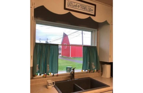 Thorntown Maison | Family Stay/Work From Home-Indianapolis & Purdue