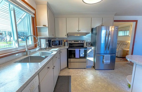 Middletown Maison | Family Stays: Middletown, CT