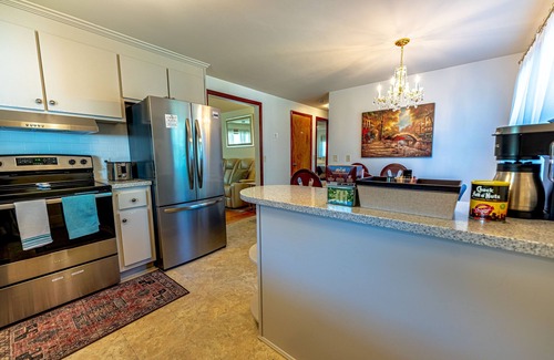 Middletown Maison | Family Stays: Middletown, CT
