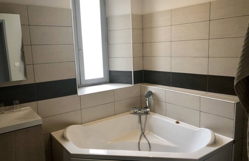 Chateauneuf-les-Bains Maison | Suite familiale en chambre d’hôtes, Auvergne, Puy de Dôme
