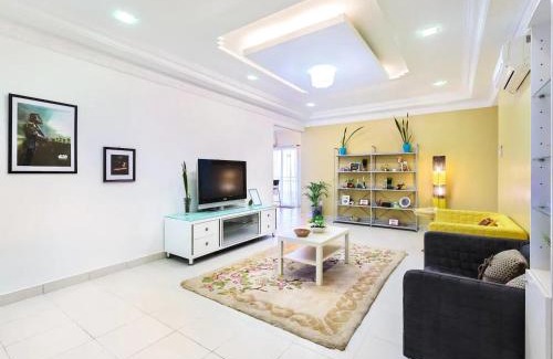 Taman Desa Tebrau Appartement | Family Suite@DESA TEBRAU *IKEA *AEON *TESCO *HERO