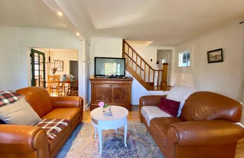 Ayers Cliff Maison | Family Summer House in the Eastern Townships