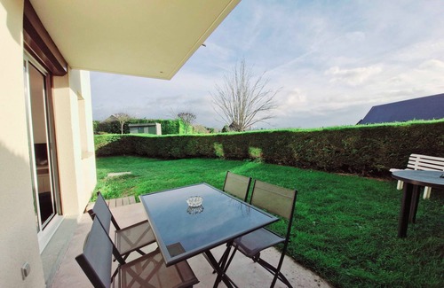 Touques Appartement | T2 familial avec piscine et jardin à Touques