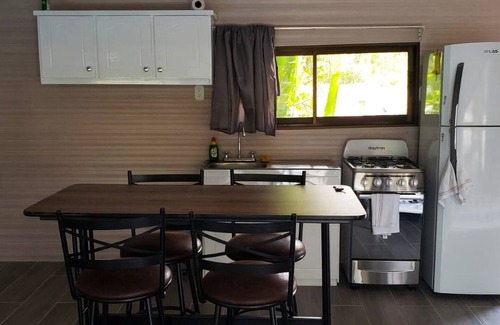 Parrita Maison | Nouveau! Tarzan Family Treehouse! Jacuzzi, WIFI rapide, AC!❤️