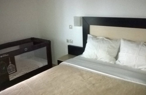 Kamena Vourla Hôtel | CHAMBRE TRIPLE FAMILIALE DANS UN HÔTEL 3 ÉTOILES