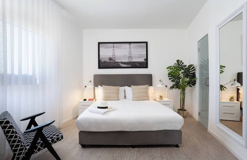 Tel Aviv Appartement | Family Two Bedroom Apartment with a Balcony and City View