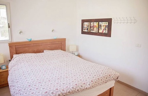 Gesher HaZiv Appartement | Apt de vacances en famille - à seulement 5 minutes de la plage