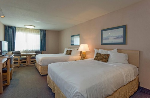Warrenton Hôtel | Family Vacay! Comfy Unit, Pool, Sauna and Gym