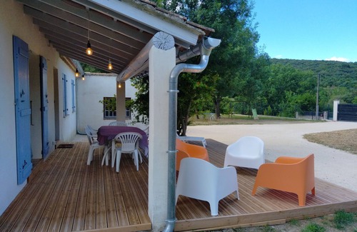 Laval-Saint-Roman Villa | Villa familiale au pieds des Gorges de l'Ardèche