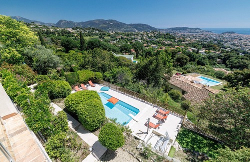 Gairaut Villa | Family villa in Nice – Stunning view, pool and outdoor games