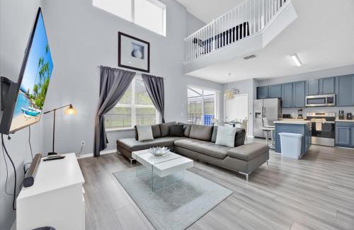 Watersong Maison | Family Villa with 6 Bedrooms Pool Spa and Game Room in Gated Resort